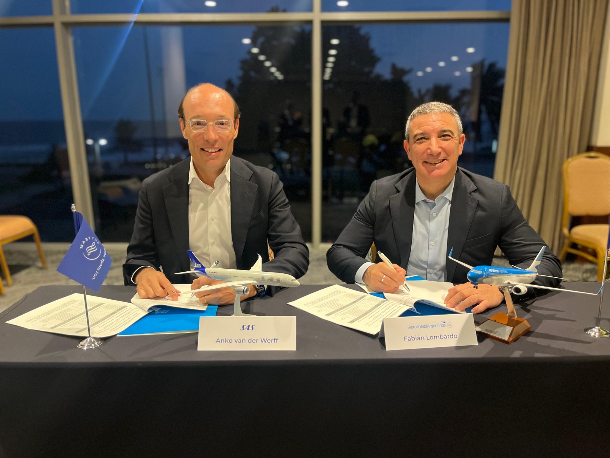 Aerolíneas Argentinas y SAS firman acuerdo de código compartido