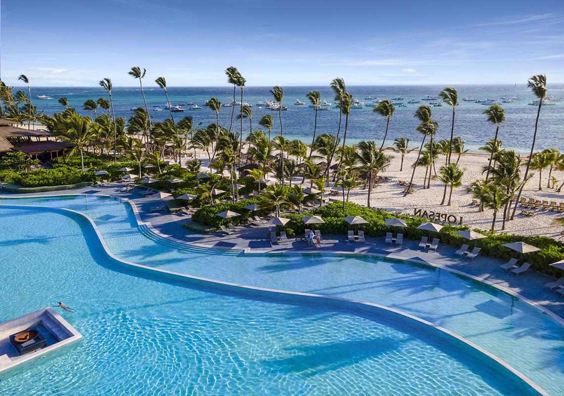  Lopesan Costa Bávaro – Cambio Temporal en el Servicio de Almuerzo